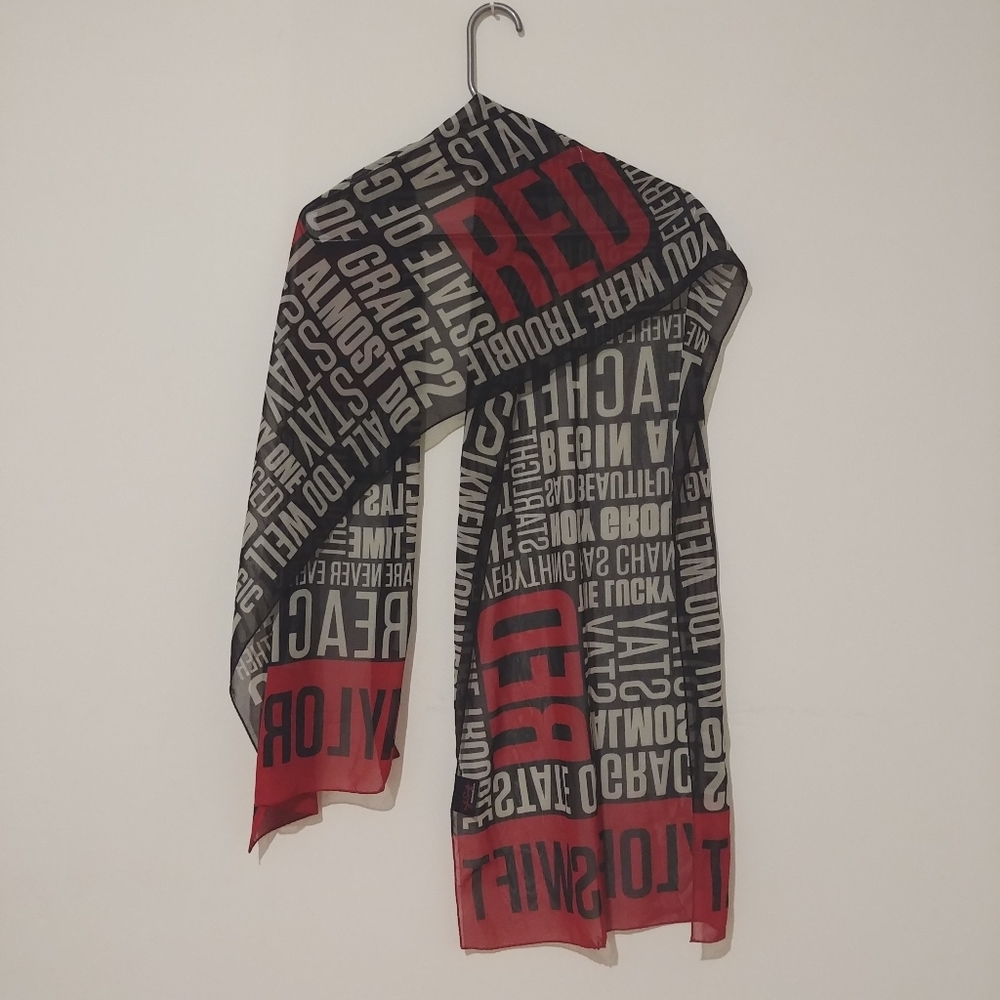 Taylor Swift limited edition Red tour scarf